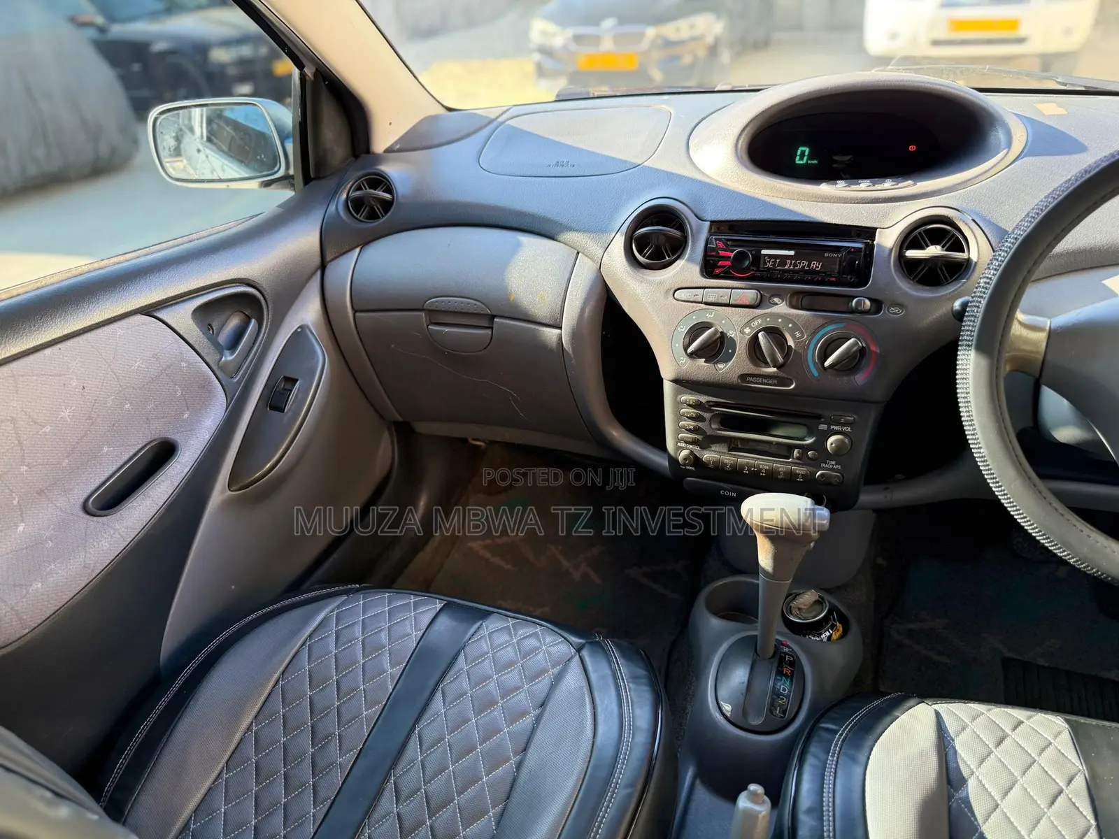 Toyota Vitz 2002 Silver