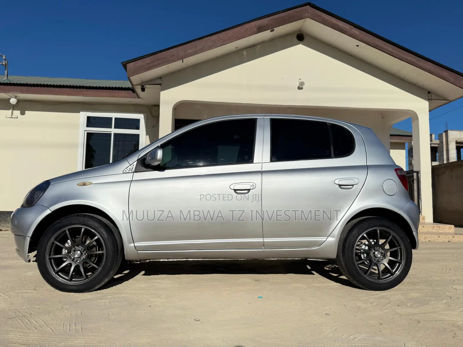 Toyota Vitz 2002 Silver