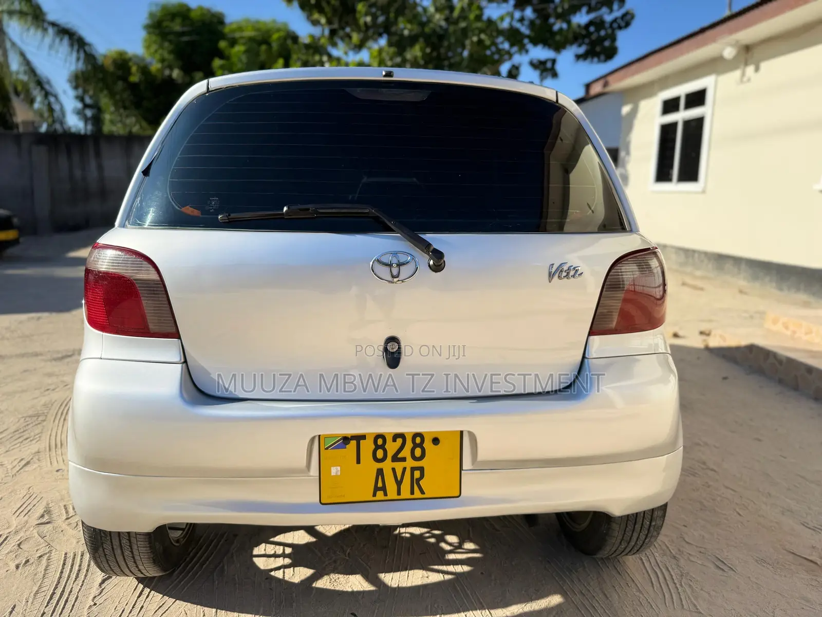 Toyota Vitz 2002 Silver