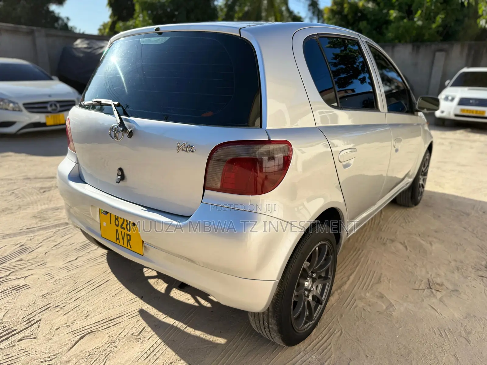 Toyota Vitz 2002 Silver
