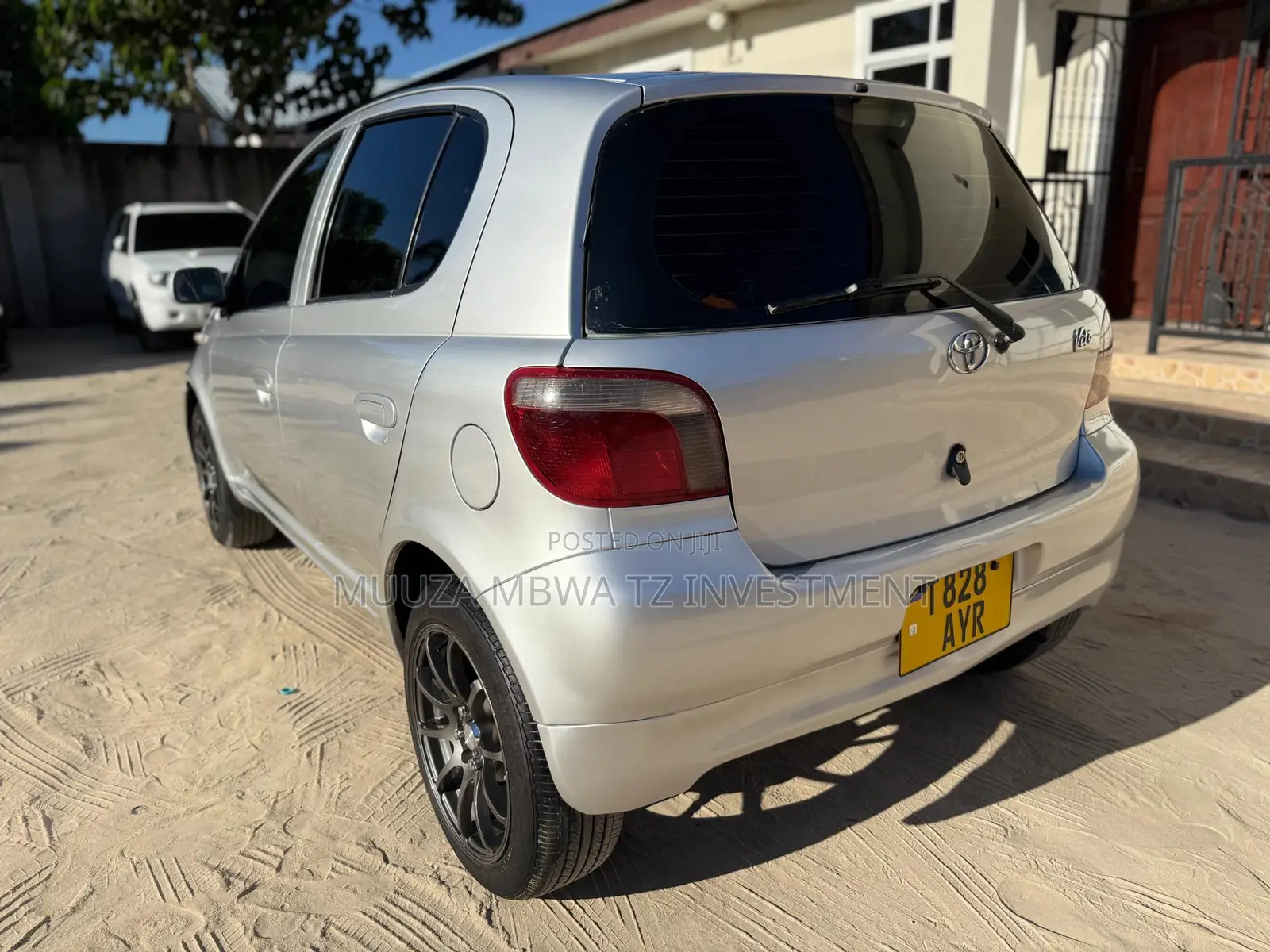 Toyota Vitz 2002 Silver