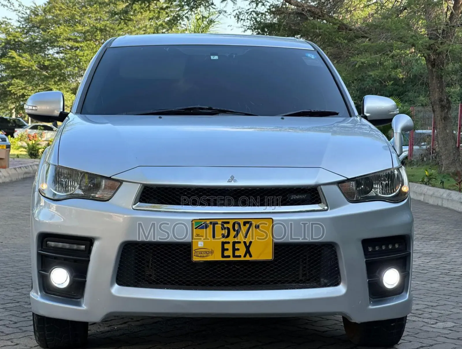 Mitsubishi Outlander 2010 Silver