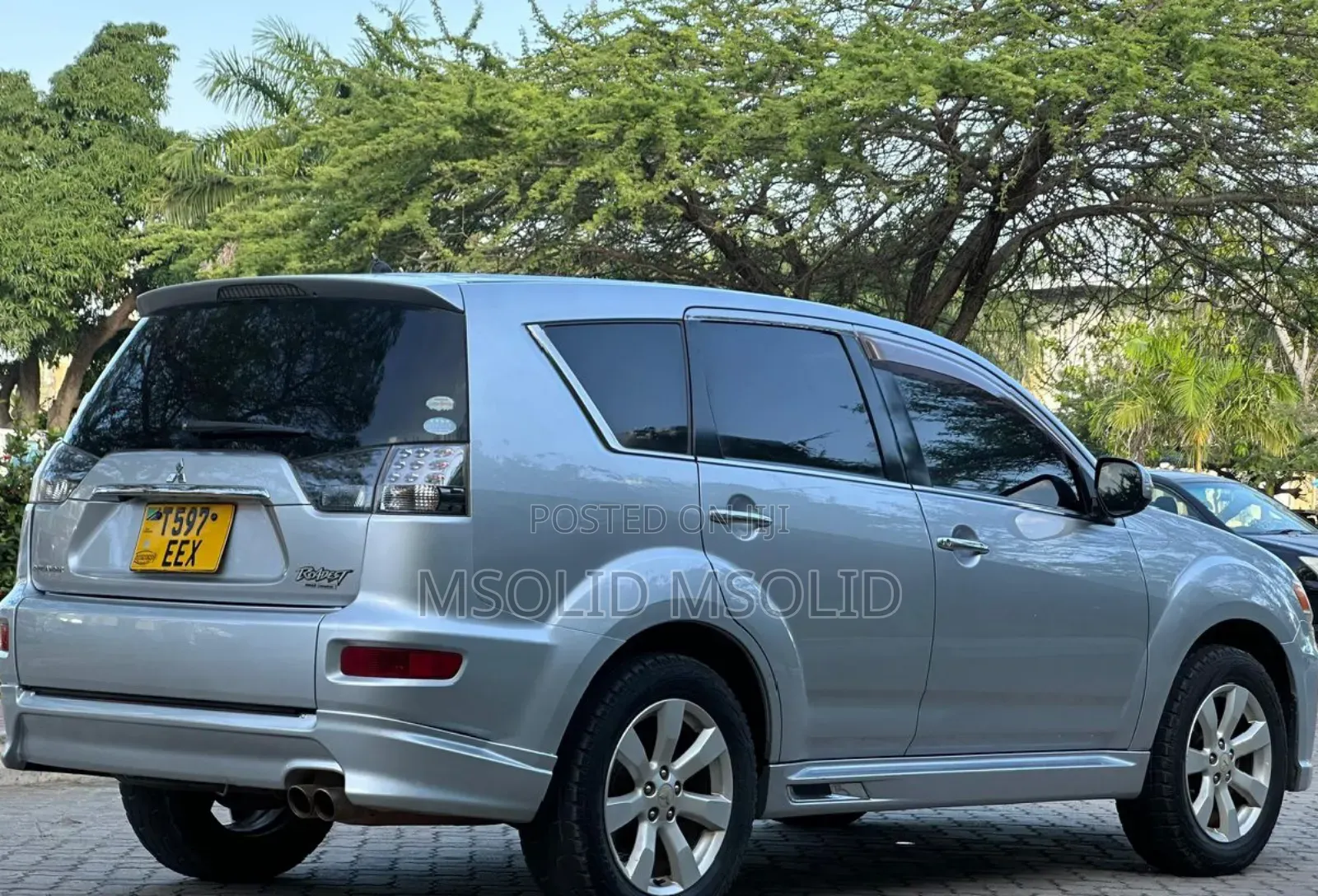 Mitsubishi Outlander 2010 Silver