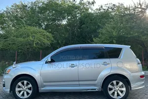 Mitsubishi Outlander 2010 Silver
