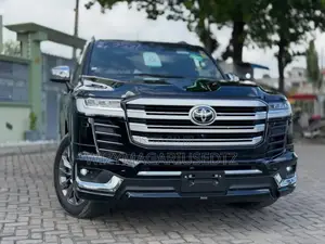 Toyota Land Cruiser LC300 2023 Purple