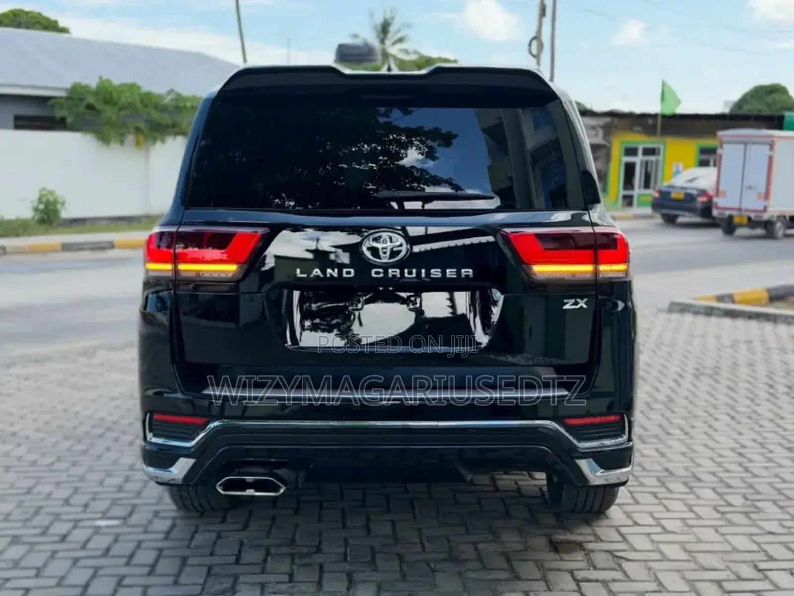 Toyota Land Cruiser LC300 2023 Purple