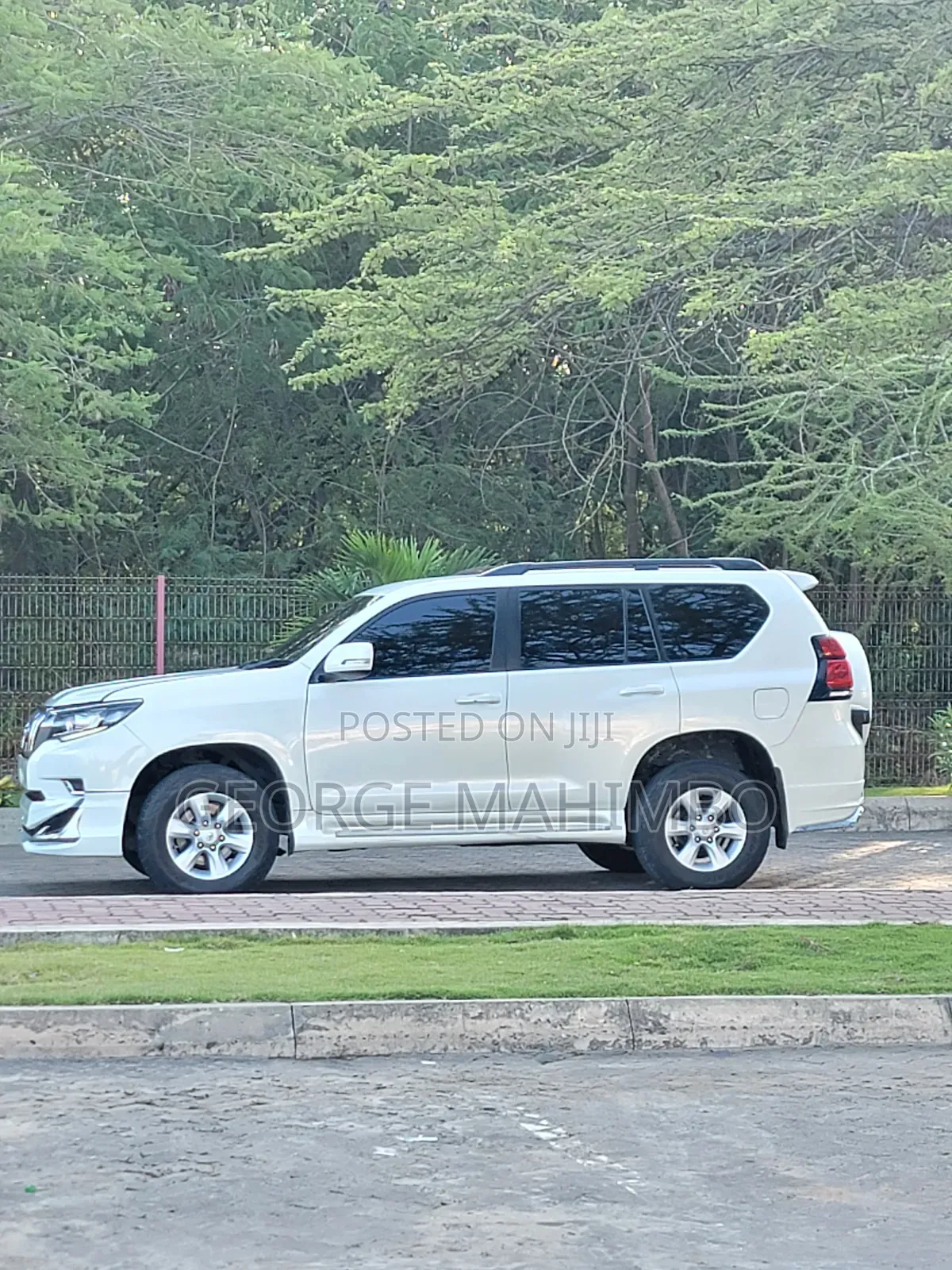 Toyota Land Cruiser Prado 2017 White