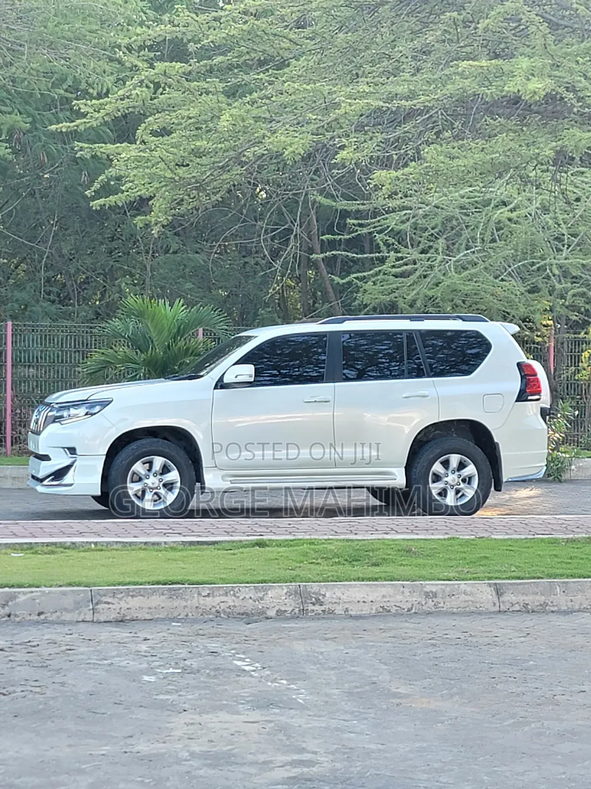 Toyota Land Cruiser Prado 2017 White