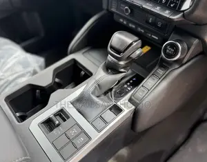 Toyota Land Cruiser Prado 2024 Silver