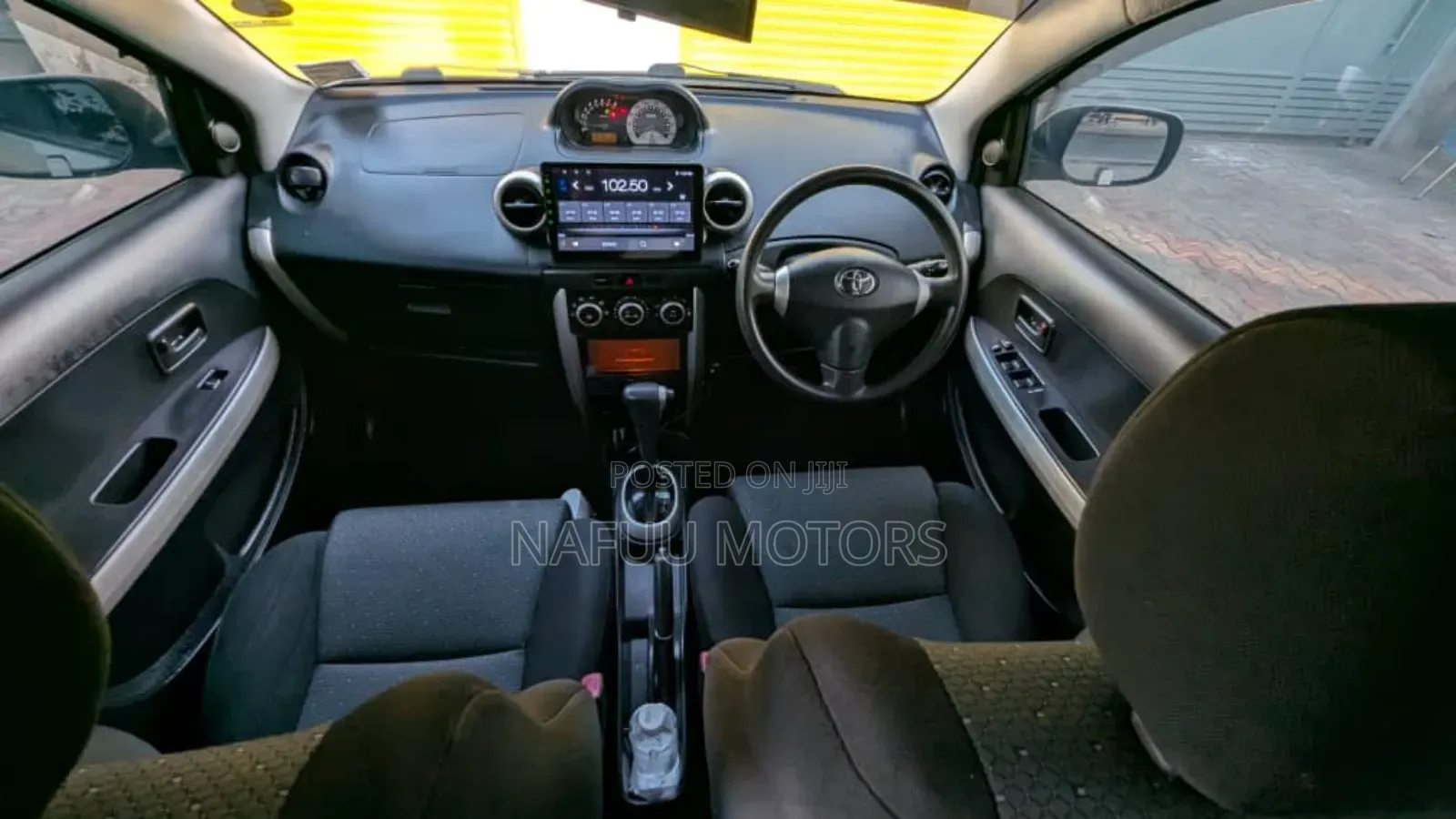 Toyota IST 2005 Gold