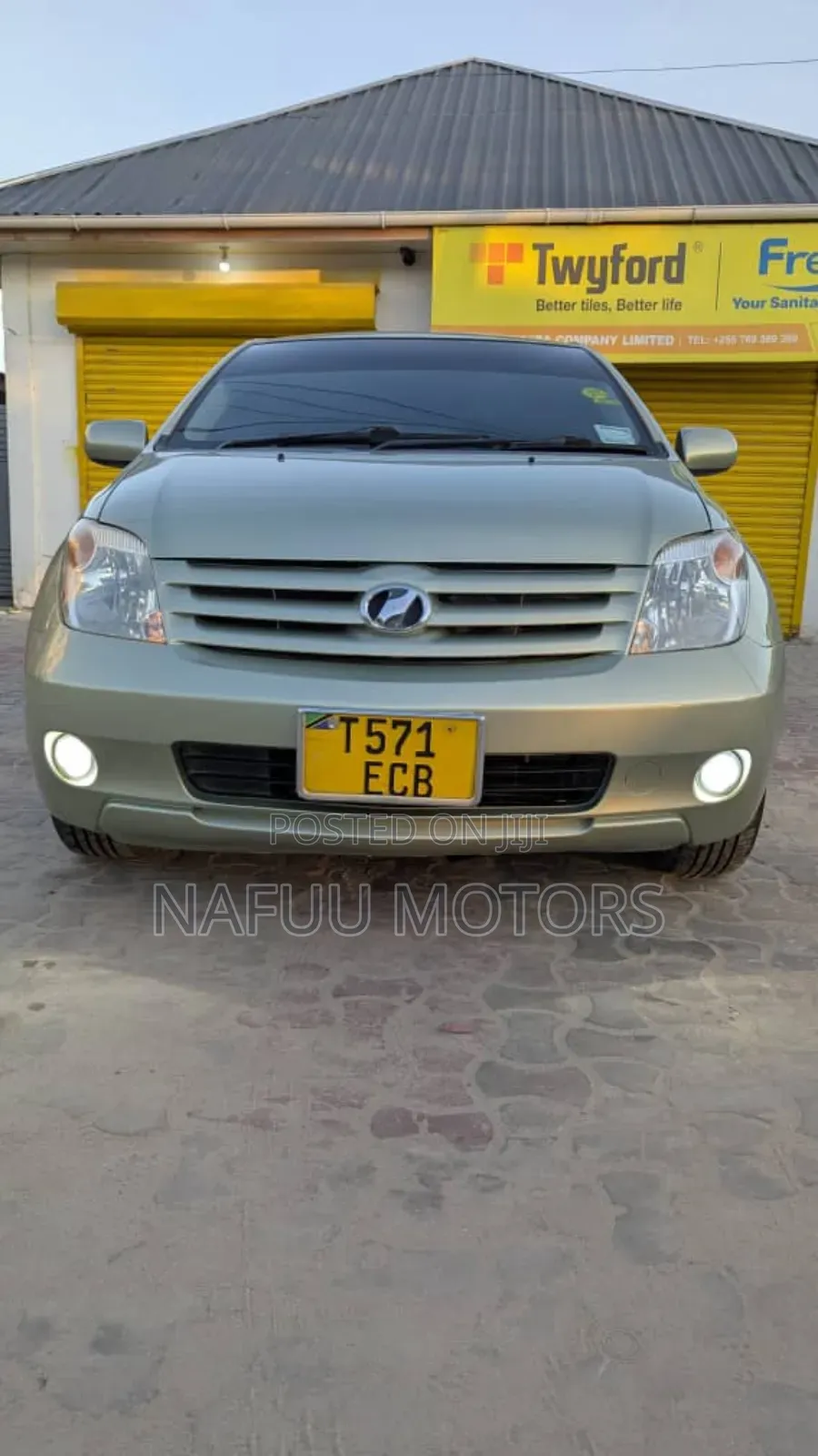 Toyota IST 2005 Gold
