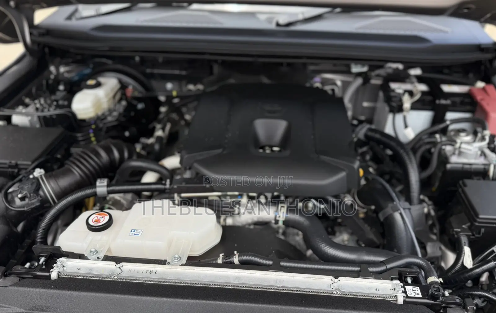 New Toyota Hilux 2025 Gray