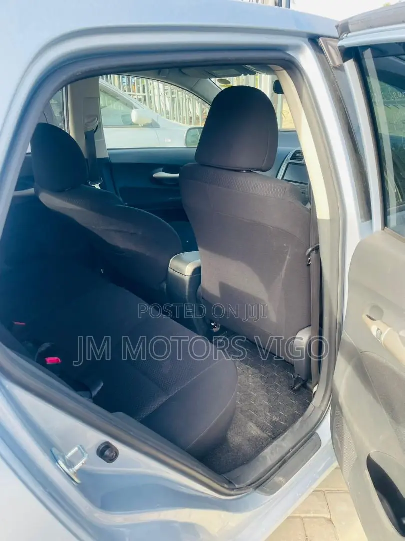 Toyota Auris 2009 Blue