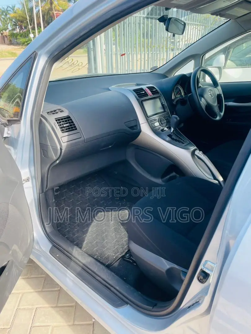 Toyota Auris 2009 Blue