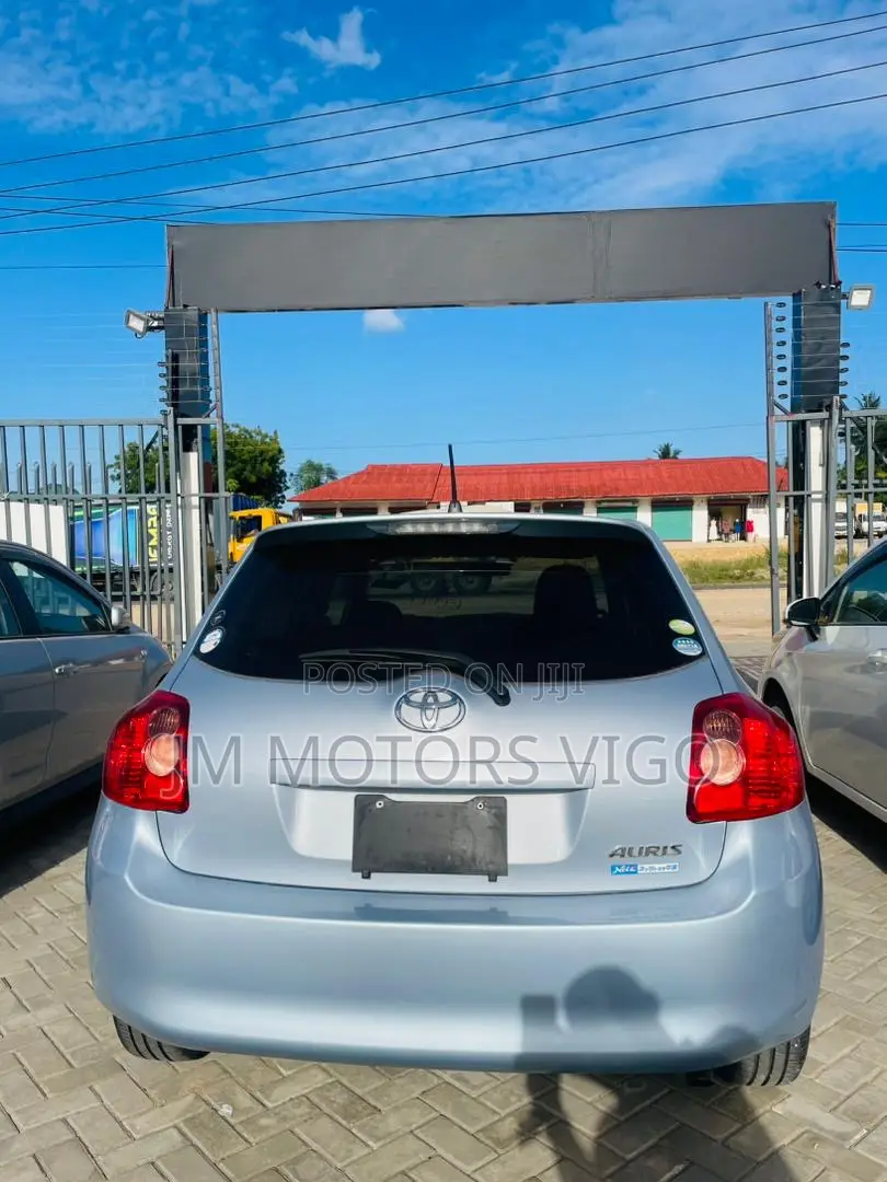 Toyota Auris 2009 Blue