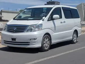 Toyota Noah 2.0 158hp AWD (8 Seater) 2007 White
