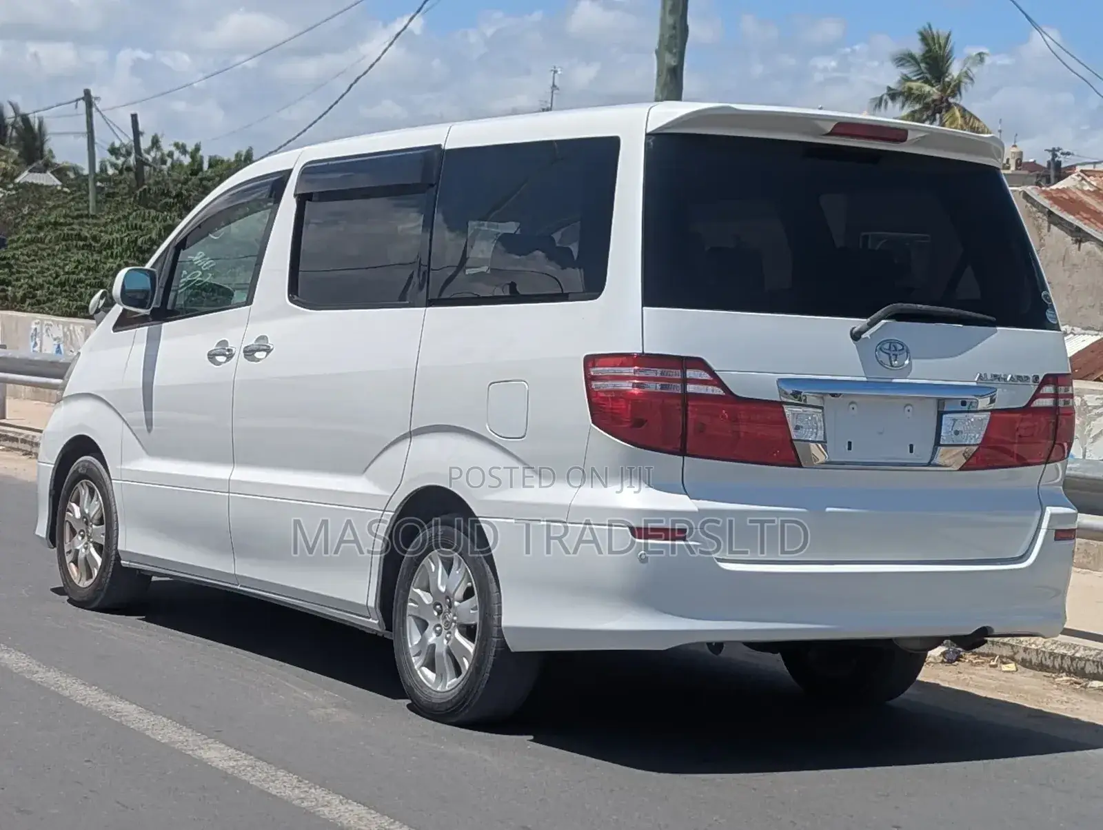 Toyota Noah 2.0 158hp AWD (8 Seater) 2007 White