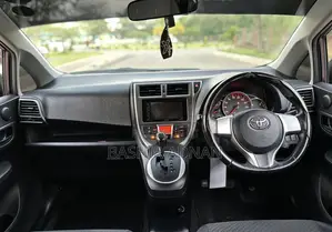 Toyota Ractis 1.5 FWD 2011 Maroon