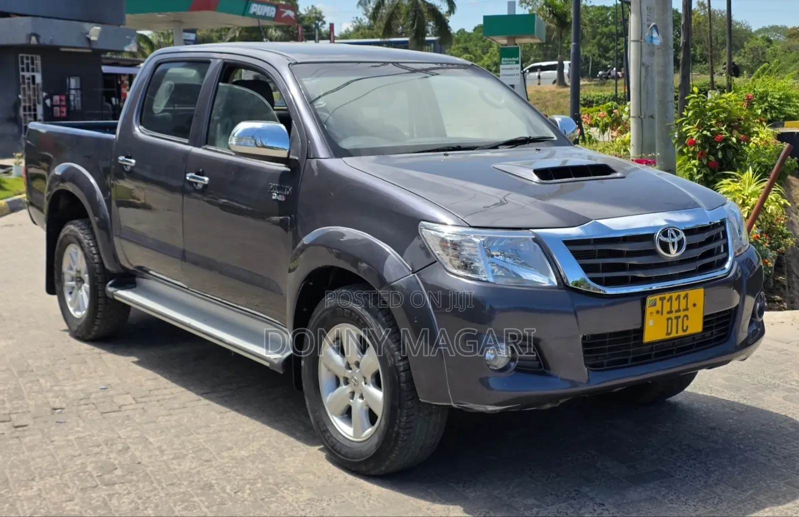 Toyota Hilux 2013 Gray