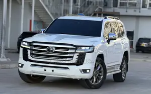 Toyota Land Cruiser 2023 White