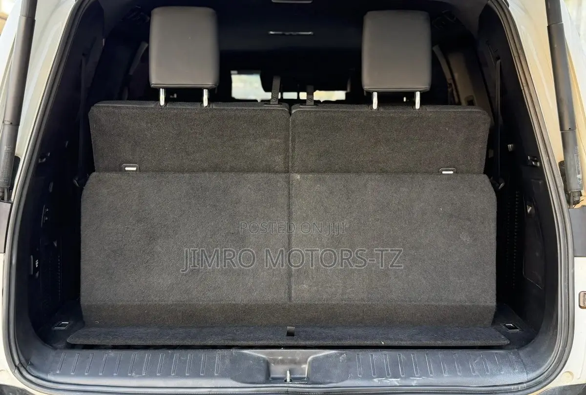 Toyota Land Cruiser 2023 White