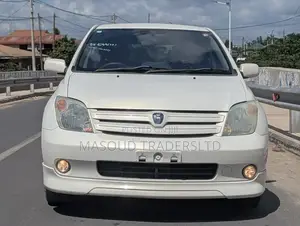 Toyota IST 2002