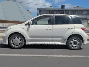 Toyota IST 2002