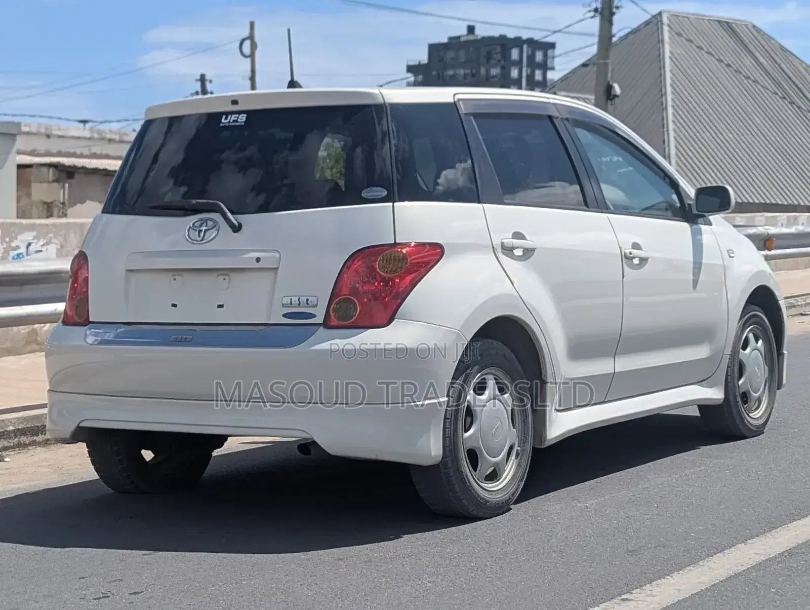 Toyota IST 2002
