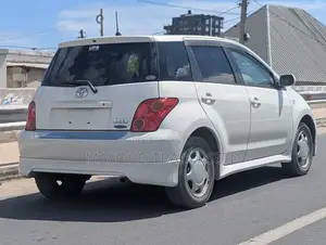 Toyota IST 2002