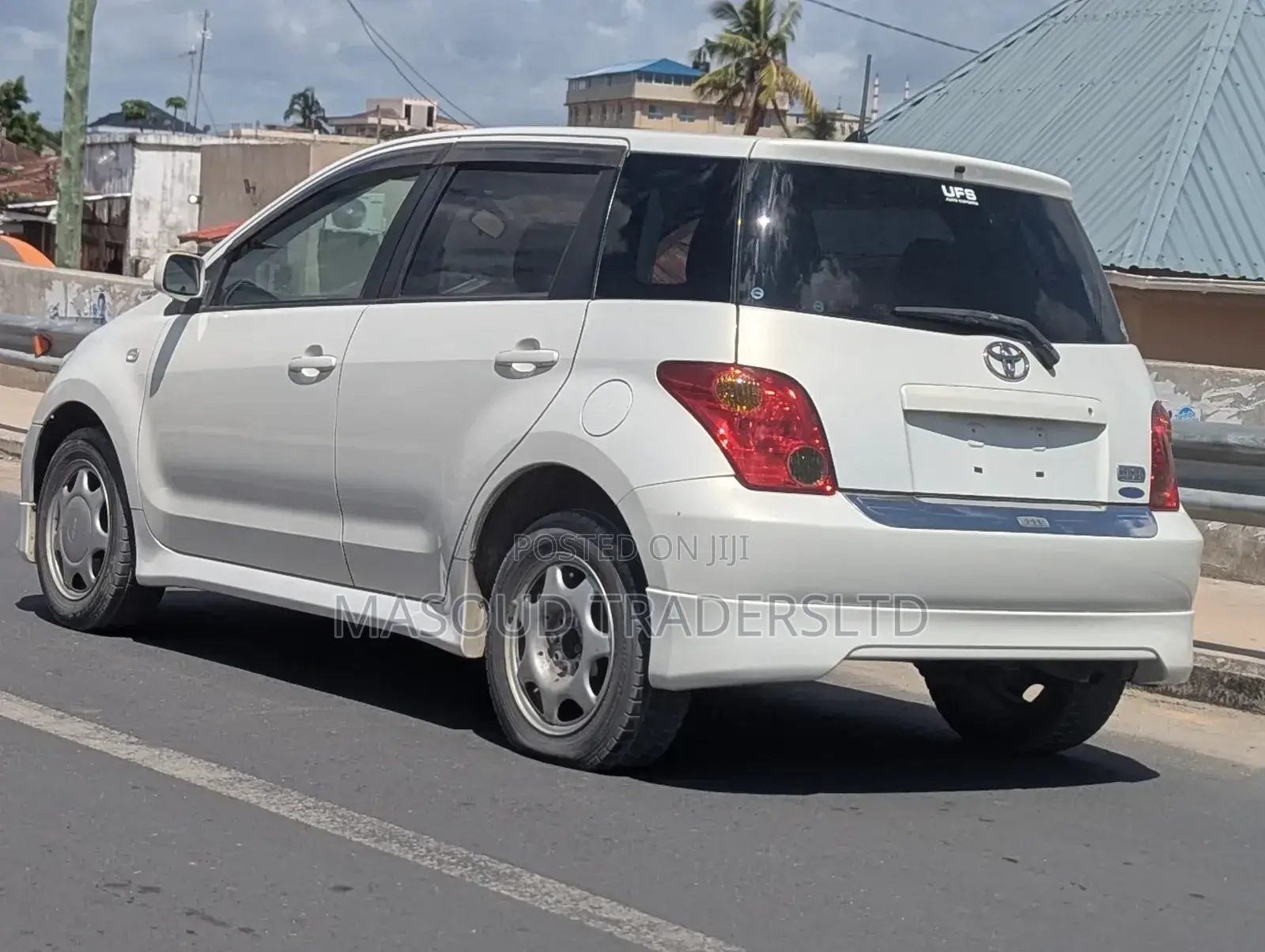 Toyota IST 2002
