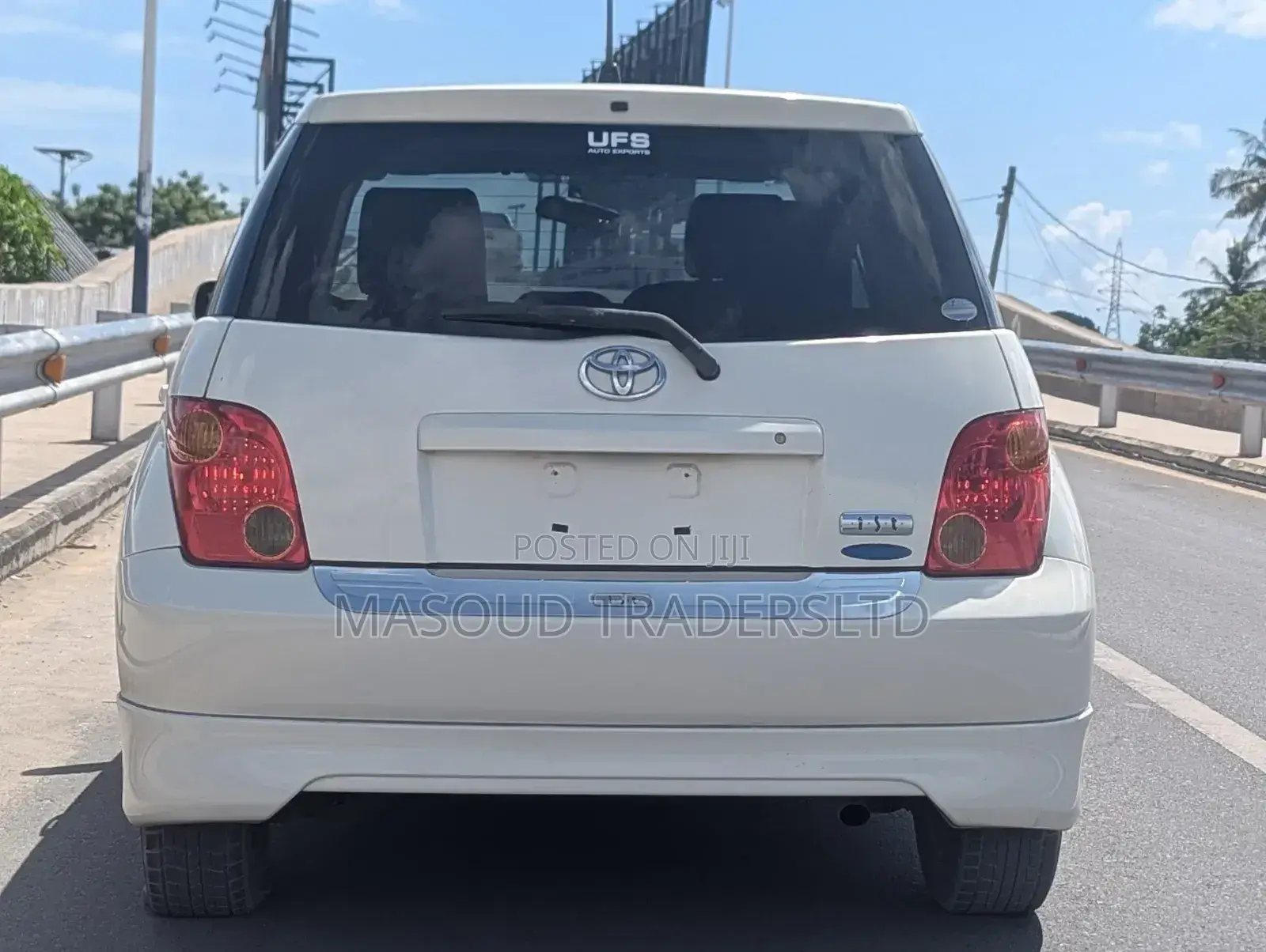 Toyota IST 2002