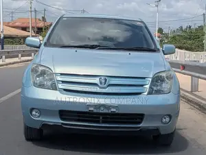 Toyota IST 2004 Blue