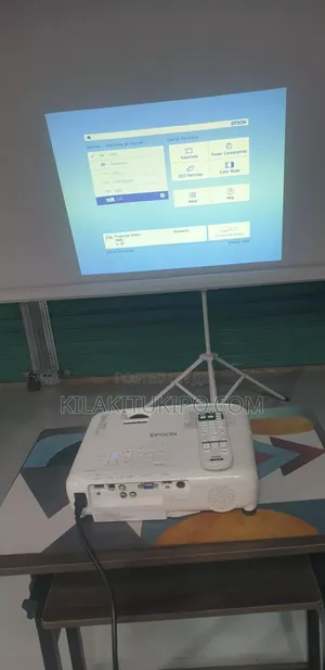 Epson 3lcd Eb-X49 Projector Used in Clean Condition