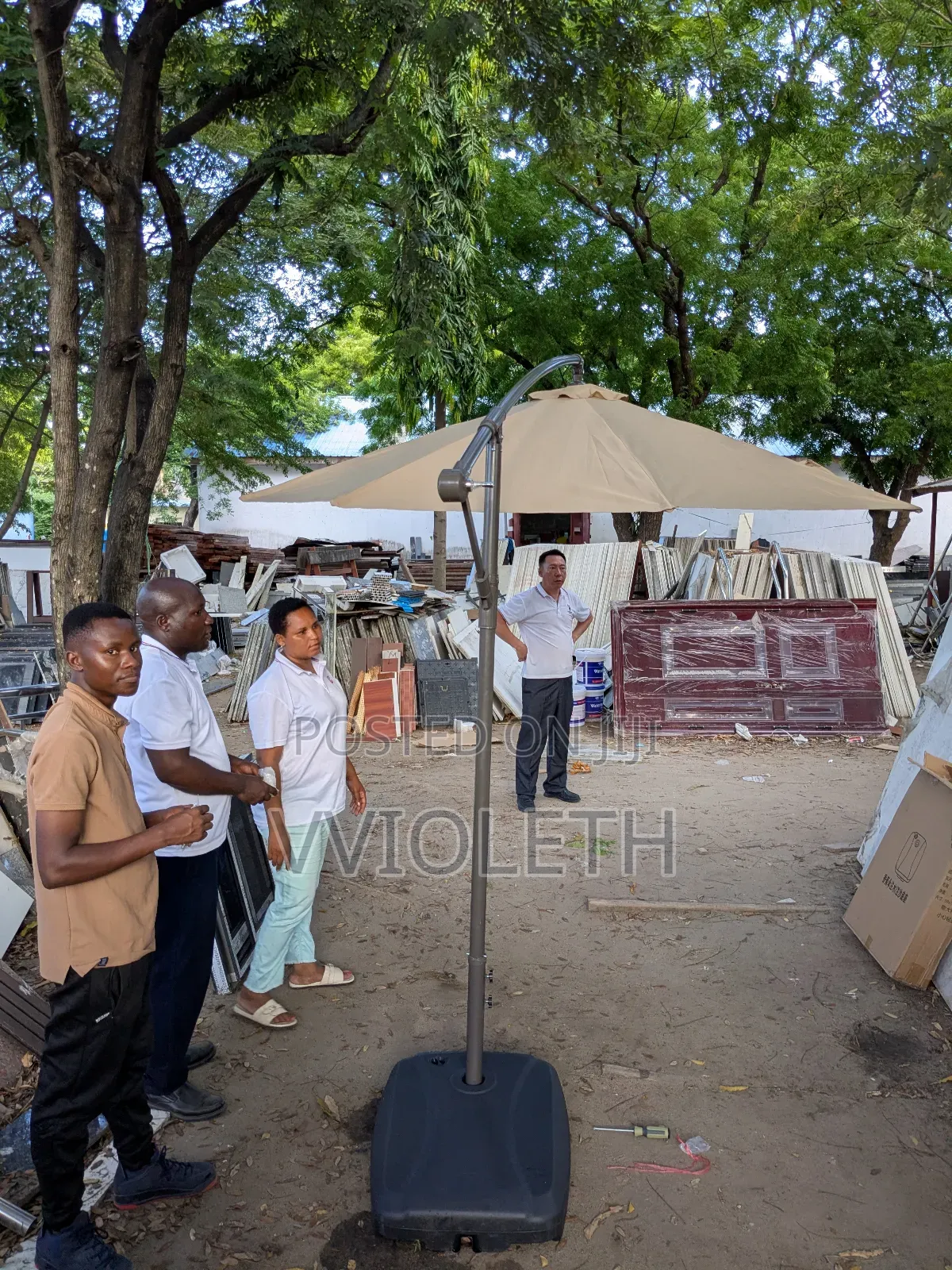 Mwamvuli Kwaajili Ya Sehemu Ya Mapumziko