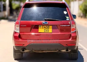 Subaru Forester 2011 Maroon