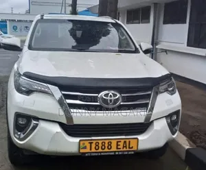 Toyota Fortuner 2018 White