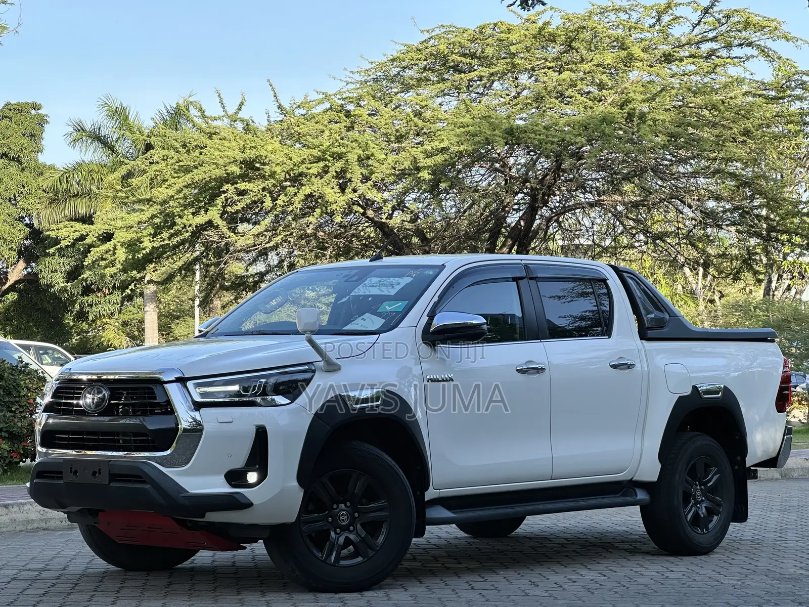 Toyota Hilux 2020 White