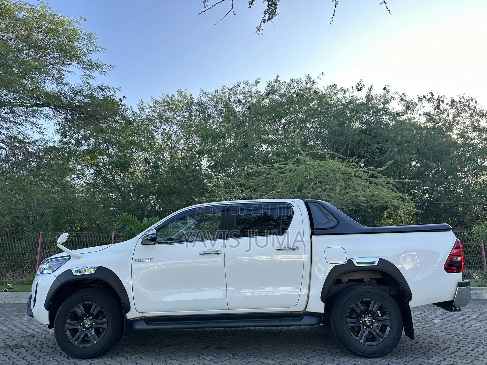 Toyota Hilux 2020 White