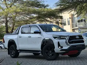 Toyota Hilux 2020 White