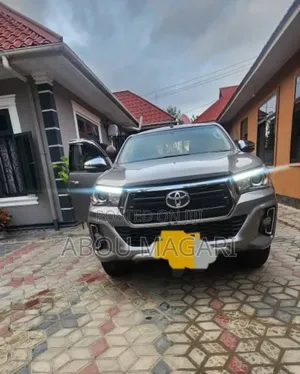 Toyota Hilux 2017 Gray