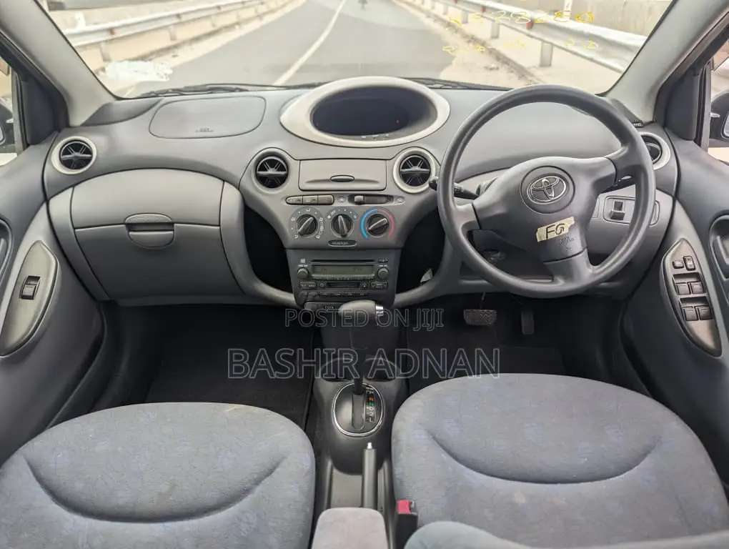 Toyota Vitz 1.3 FWD 3dr 2002 Black