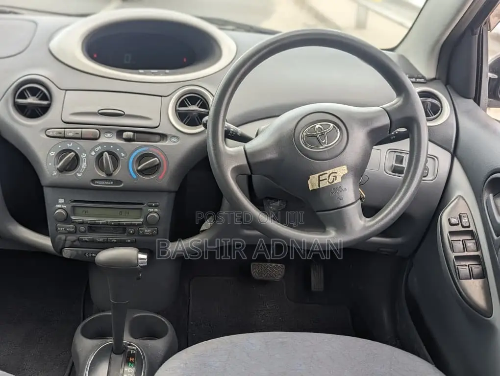 Toyota Vitz 1.3 FWD 3dr 2002 Black