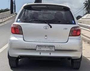 Toyota Vitz 1.3 FWD 3dr 2000 Silver