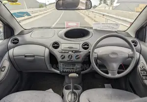 Toyota Vitz 1.3 FWD 3dr 2000 Silver