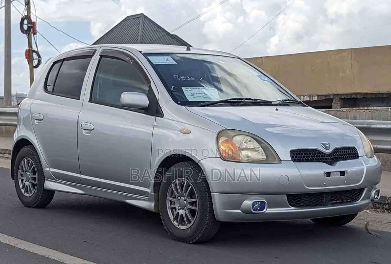 Toyota Vitz 1.3 FWD 3dr 2000 Silver