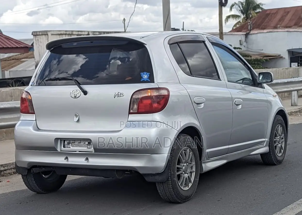 Toyota Vitz 1.3 FWD 3dr 2000 Silver