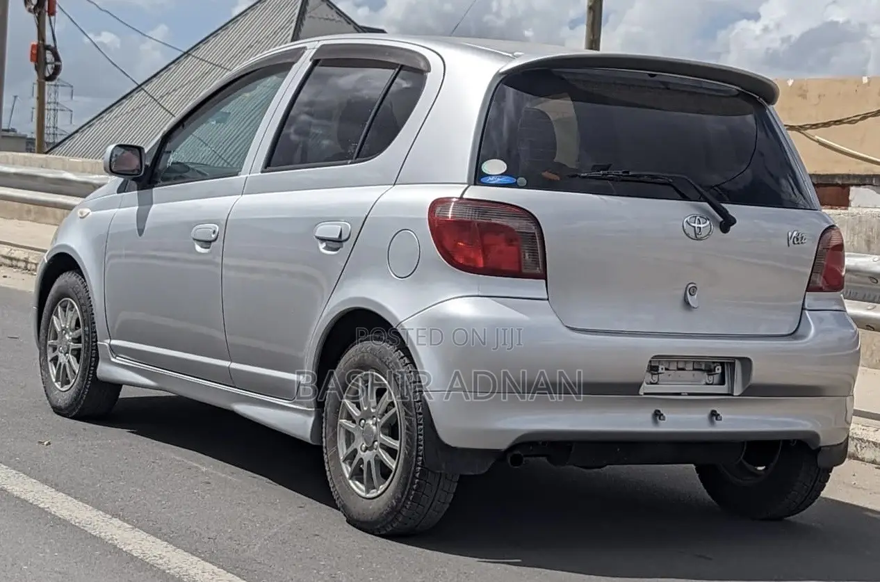 Toyota Vitz 1.3 FWD 3dr 2000 Silver
