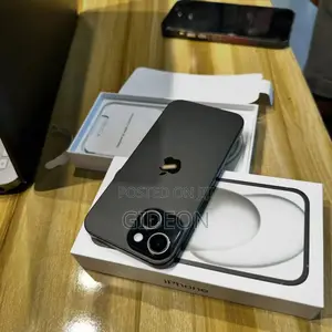 New Apple iPhone 15 256 GB Black