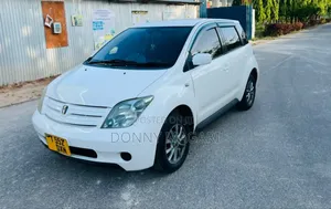 Toyota IST 2004 White