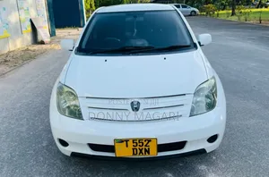 Toyota IST 2004 White